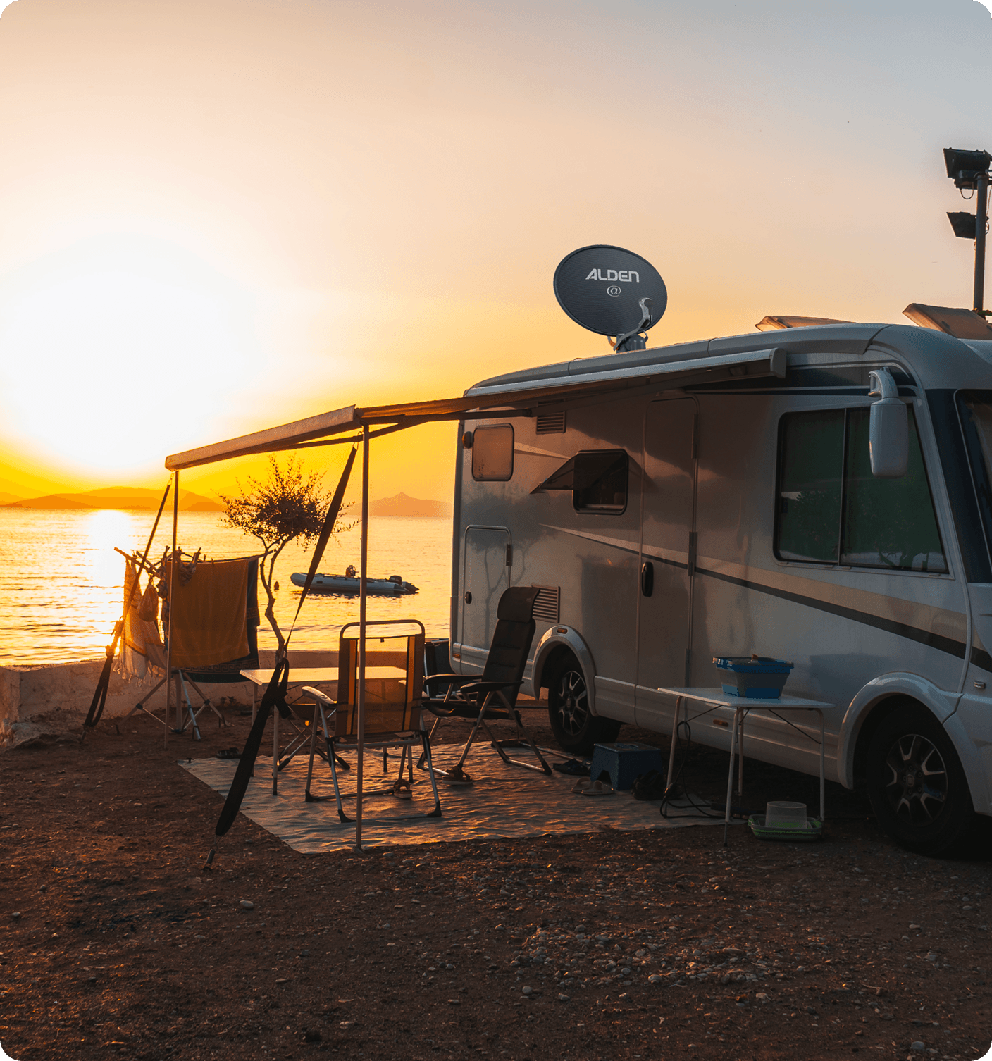 Camping-car avec Antenne Alden